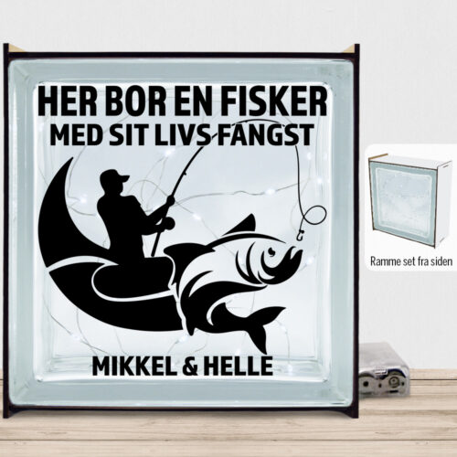 Her bor en fisker design 1 | Lyssten med ramme (farvet overflade)