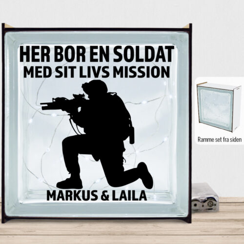 Her bor en soldat design 1 | Lyssten med ramme (farvet overflade)