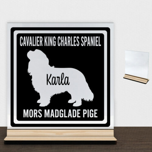 MyPets Cavalier King Charles Spaniel | Glasskilt inkl. fod (træfinér)