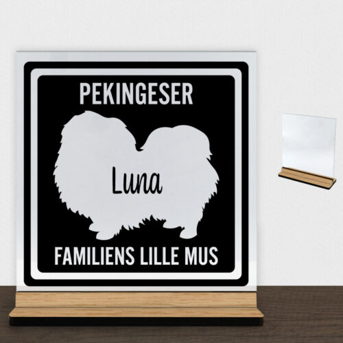 MyPets Pekingeser | Glasskilt inkl. fod (træfinér)