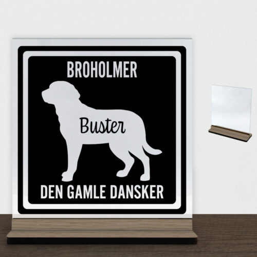 MyPets Broholmer | Glasskilt inkl. fod (træfinér)