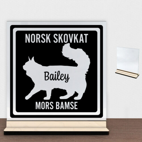 MyPets Norsk Skovkat | Glasskilt inkl. fod (poppel krydsfinér)