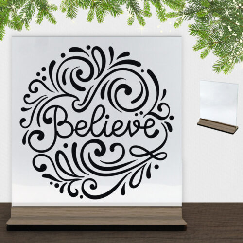 Christmas Decor - Believe | Glasskilt inkl. fod (træfinér)