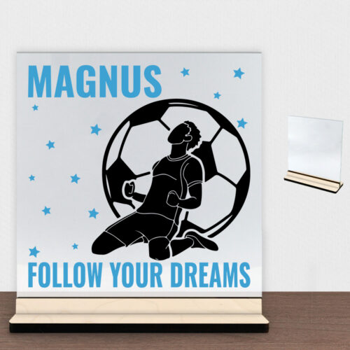 Follow Your Dreams Fodbold #2 | Glasskilt inkl. fod (poppel krydsfinér)