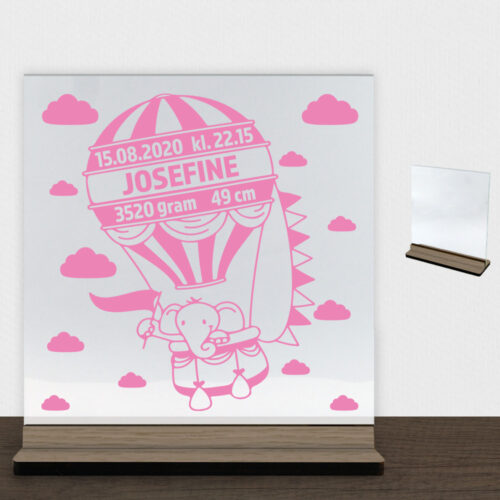 Elefant i luftballon m. fødselsdata | Glasskilt inkl. fod (træfinér)