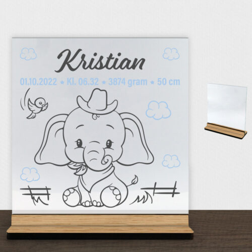 Den lille elefant #3 m. fødselsdata | Glasskilt inkl. fod (træfinér)