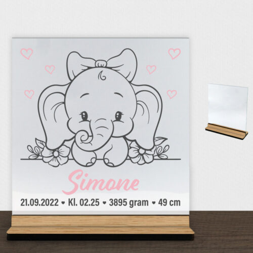 Den lille elefant #9 m. fødselsdata | Glasskilt inkl. fod (træfinér)