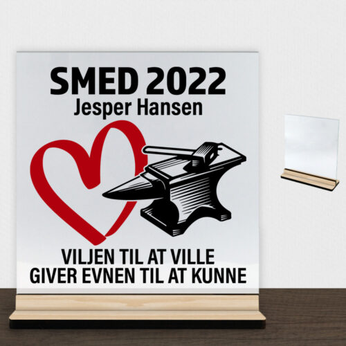 Smed #1 | Glasskilt inkl. fod (træfinér)
