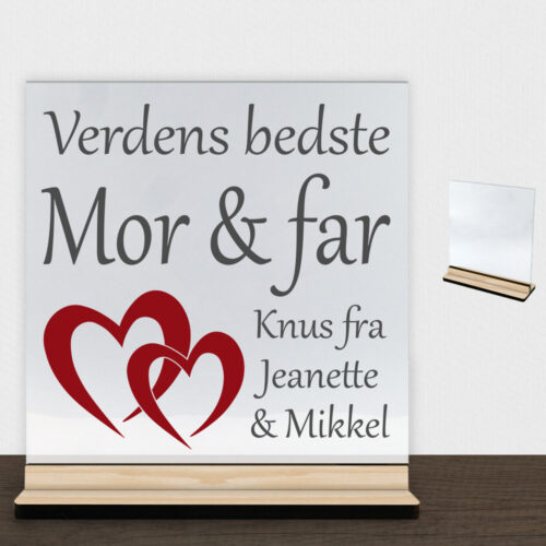 Alternative view of Verdens bedste mor & far | Glasskilt inkl. fod (træfinér)