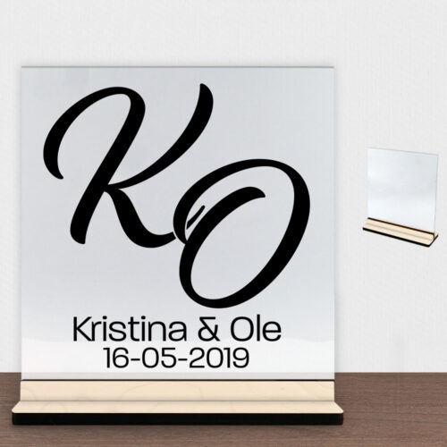 Monogram design 1 | Glasskilt inkl. fod (poppel krydsfinér)