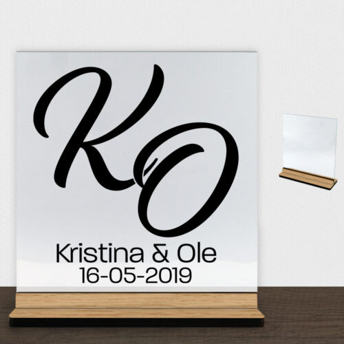 Monogram design 1 | Glasskilt inkl. fod (træfinér)