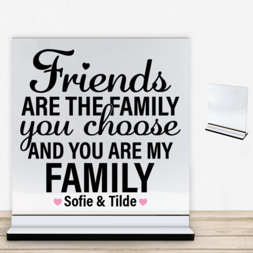 Friends are the family... #3 | Glasskilt inkl. fod med farvet overflade