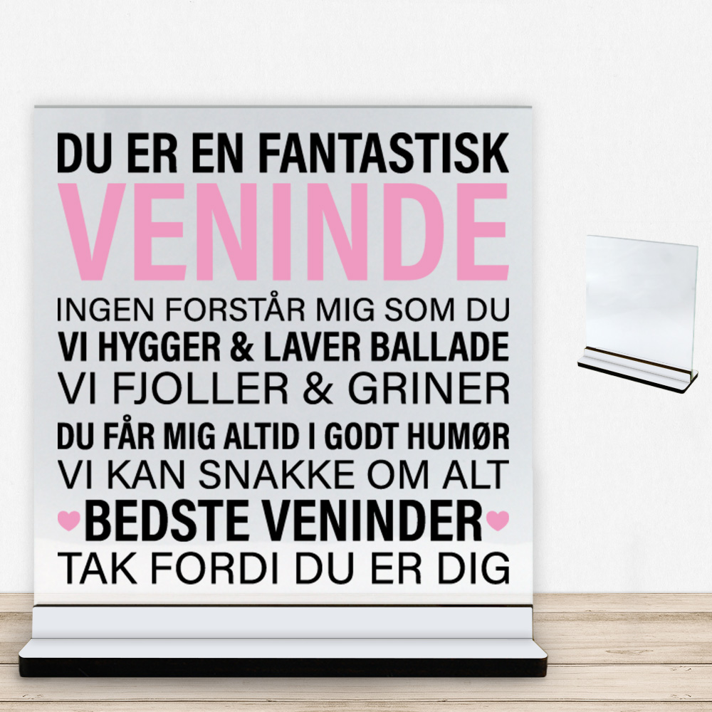 Du er en fantastisk veninde #2 | Glasskilt inkl. fod med farvet overflade