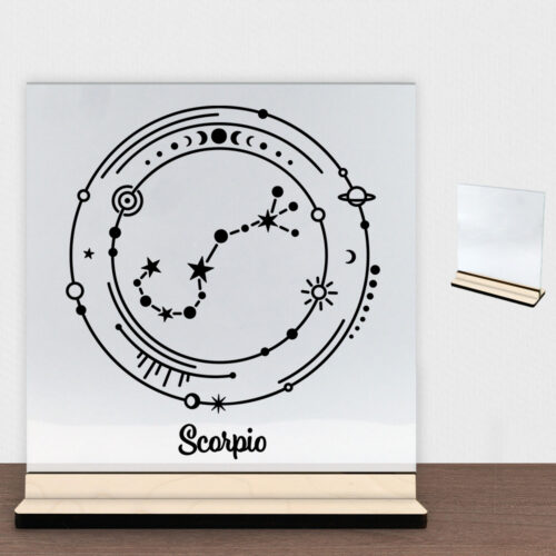 Stjernetegn "My Zodiac" - Scorpio (skorpionen) | Glasskilt inkl. fod (poppel krydsfinér)