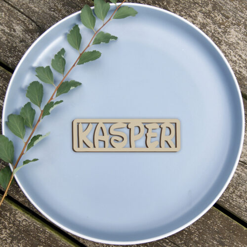 Navn med ramme udskåret #1 | Bordkort (farvet overflade)