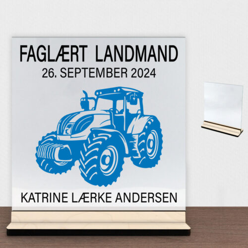 Faglært landmand #1 | Glasskilt inkl. fod (poppel krydsfinér)