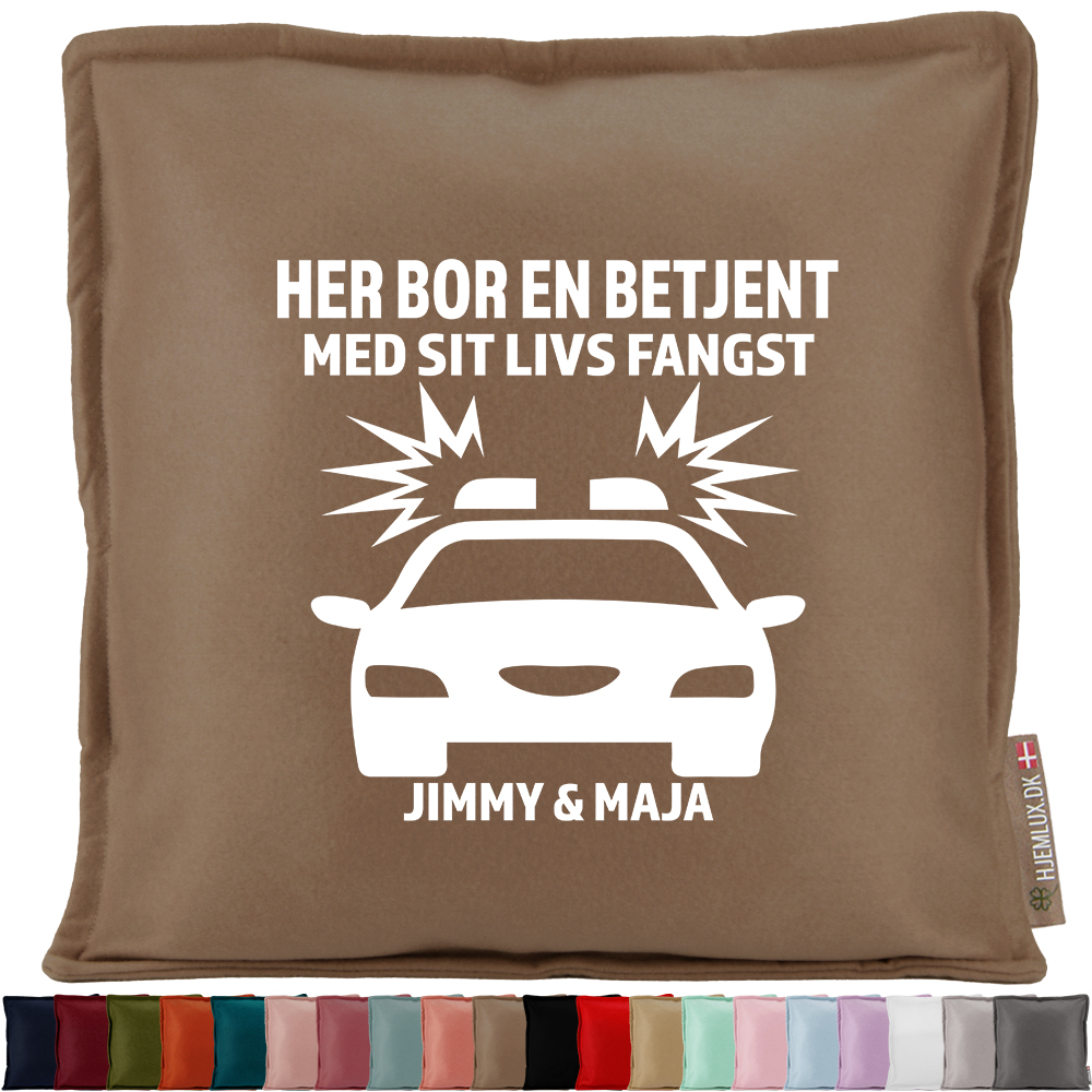 Her bor en betjent | Pyntepude i filt