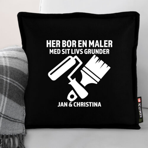 Alternative view of Her bor en maler #1 | Pyntepude i filt