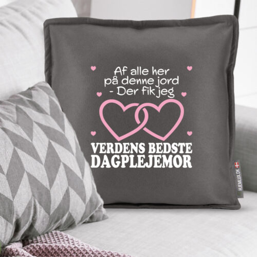Af alle her på denne jord... - Dagplejemor | Pyntepude i filt - Image 2