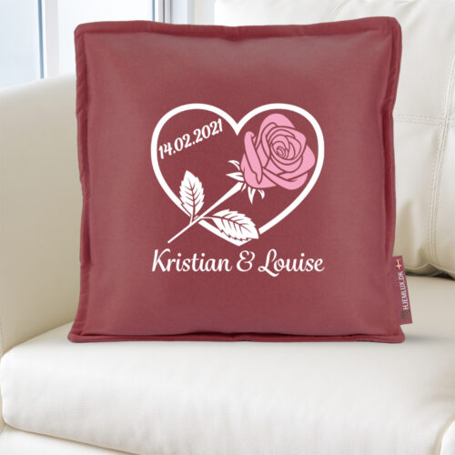 Alternative view of Hjerte med rose #1 | Pyntepude i filt