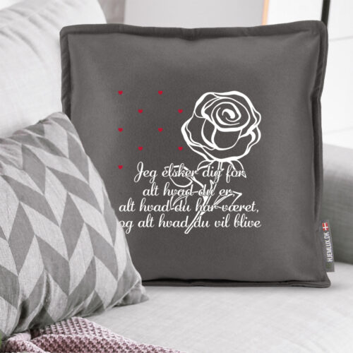 Alternative view of Jeg elsker dig for alt hvad du er… | Pyntepude i filt