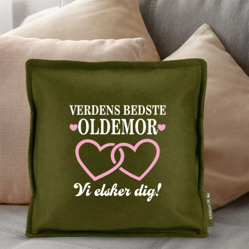 Alternative view of Verdens bedste oldemor med sammenhængende hjerter | Pyntepude i filt