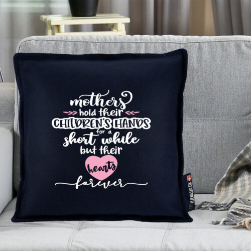 Alternative view of Mothers hold their children’s hands… | Pyntepude i filt