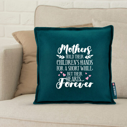 Alternative view of Mothers hold their children’s hands… #2 | Pyntepude i filt