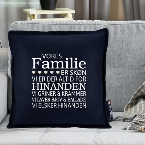 Alternative view of Vores familie er skøn... | Pyntepude i filt