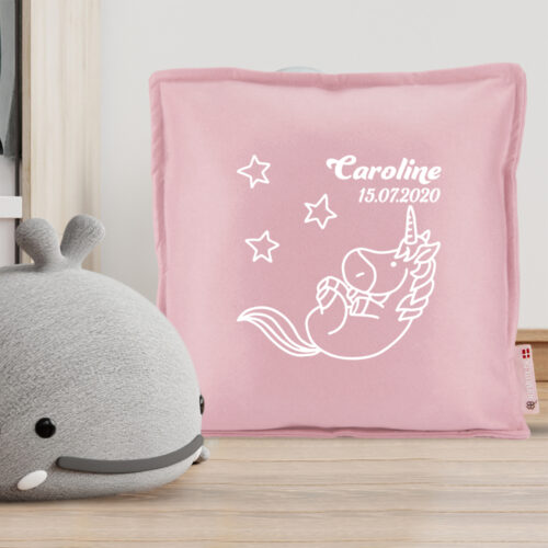 Alternative view of Glad enhjørning med stjerner, navn & dato | Pyntepude i filt