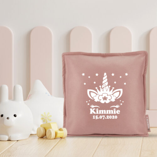 Alternative view of Kær enhjørning med stjerner, navn & dato | Pyntepude i filt