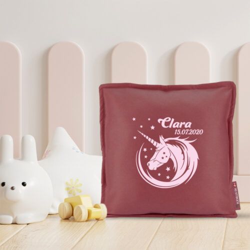 Alternative view of Æstetisk enhjørning med stjerner, navn & dato | Pyntepude i filt