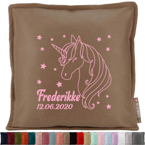 Yndig enhjørning med stjerner, navn & dato | Pyntepude i filt