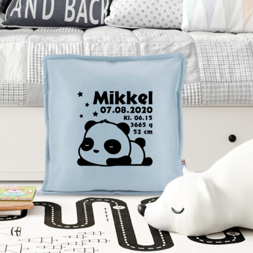 Alternative view of Sød sovende panda med fødselsdata | Pyntepude i filt