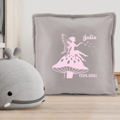 Alternative view of Den lille blomster-fe med navn & dato #4 | Pyntepude i filt