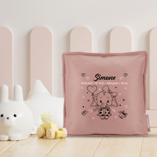 Alternative view of Den lille elefant med fødselsdata #6 | Pyntepude i filt