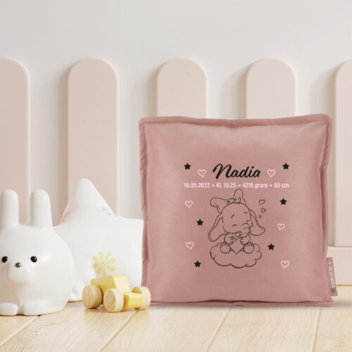 Alternative view of Den lille elefant med fødselsdata #12 | Pyntepude i filt