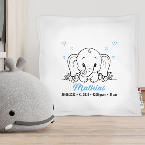 Alternative view of Den lille elefant med fødselsdata #13 | Pyntepude i filt