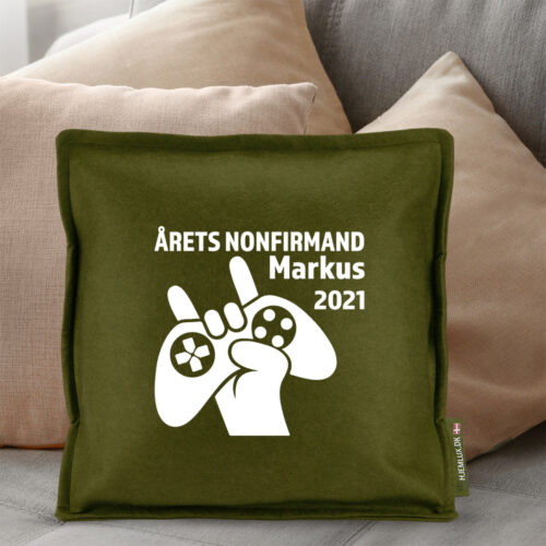 Alternative view of Nonfirmation årets nonfirmand - Gamer | Pyntepude i filt