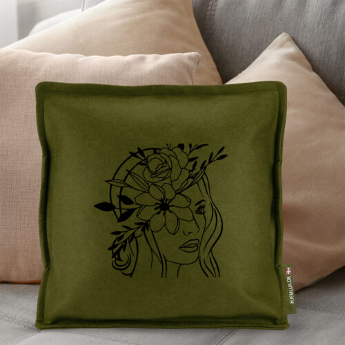 Alternative view of Floral woman #2 | Pyntepude i filt