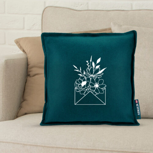 Alternative view of Floral envelope #2 | Pyntepude i filt