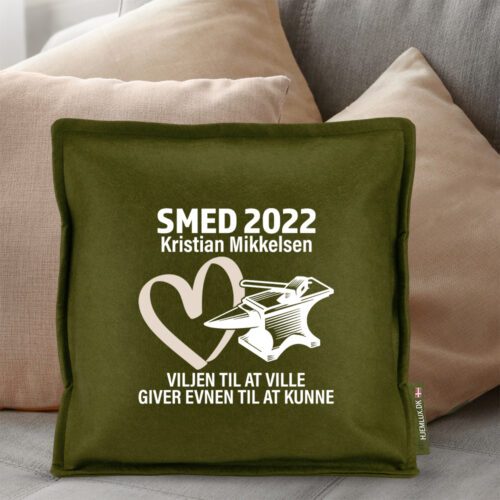 Alternative view of Smed - Viljen til at ville... | Pyntepude i filt