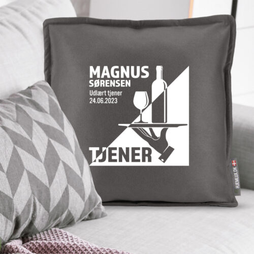 Alternative view of Udlært tjener design 1 | Pyntepude i filt